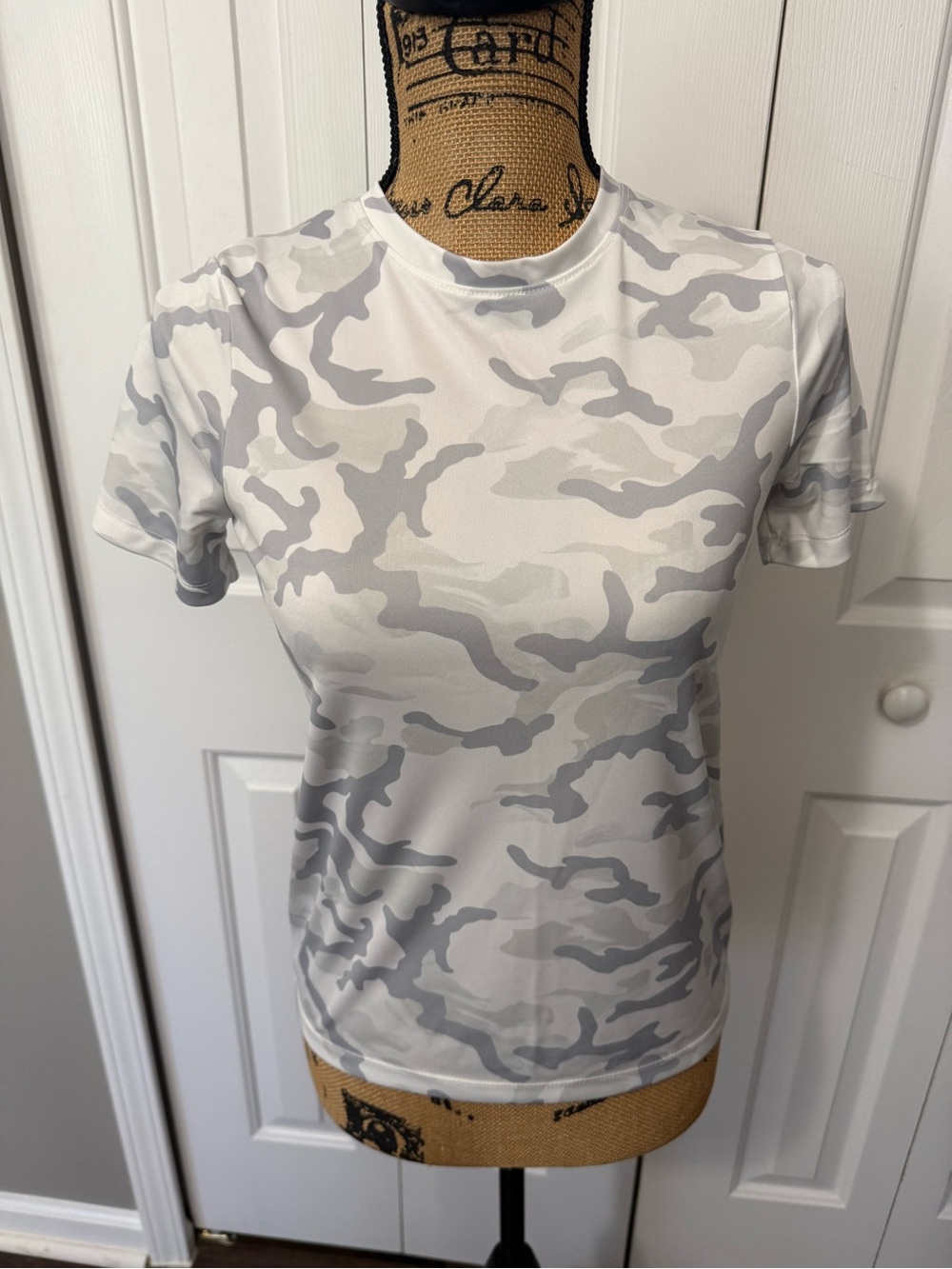 All in Motion White & Gray Short Sleeve Crew Neck Camo Tee